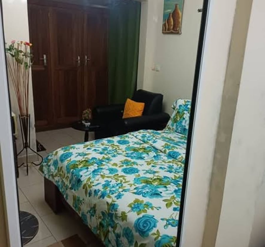 Chambre meublée à Biyem-Assi – Carrefour Scalom