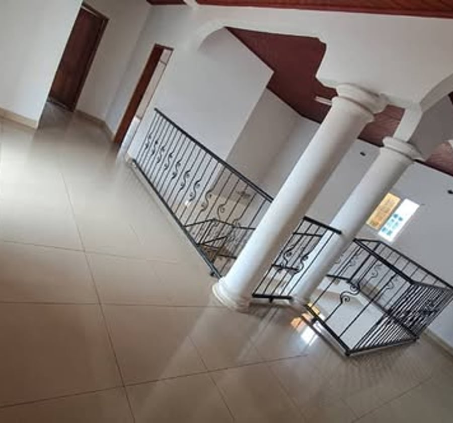 Duplex à louer à Logpom Njoya