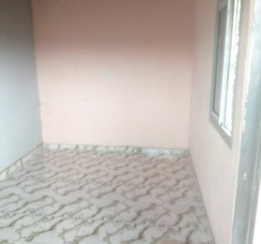 Chambre moderne à Nkolmesseng - Nouvellement construit - 25 000 FCFA/mois