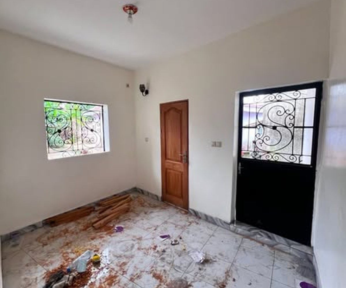 Studio moderne à louer à Deido