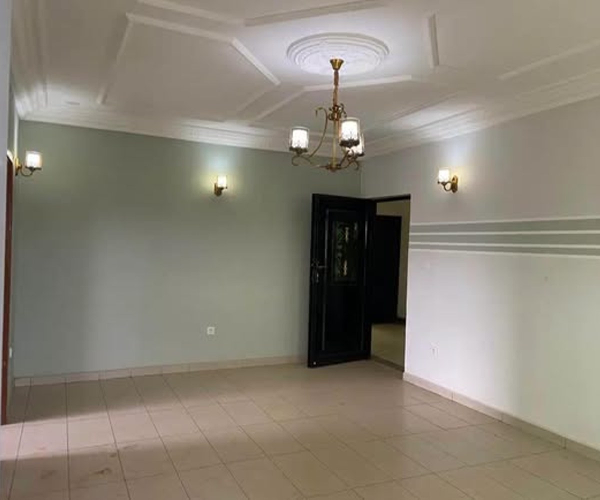 Studio moderne à louer à Mimboman