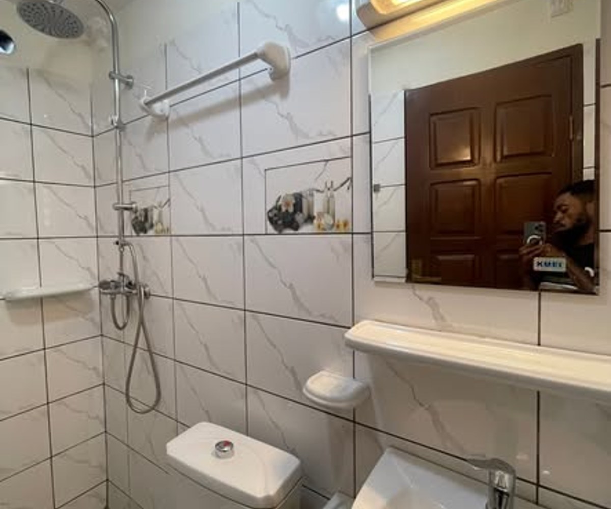 Appartement VIP à Titi Garage, Yaoundé – 2 chambres, 3 douches