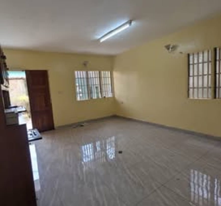 Studio moderne à Tropicana (complexe BEAC) - 80 000 XAF/mois