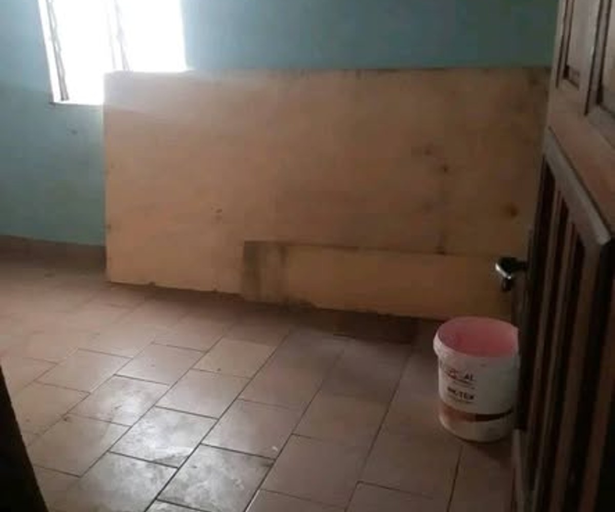 Grande chambre à louer à PK8, Douala