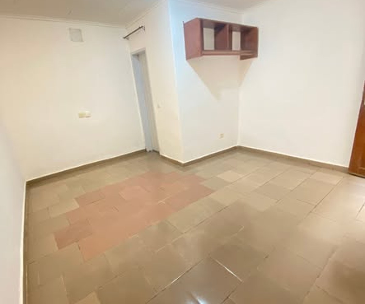 Chambre moderne à Biyem-Assi