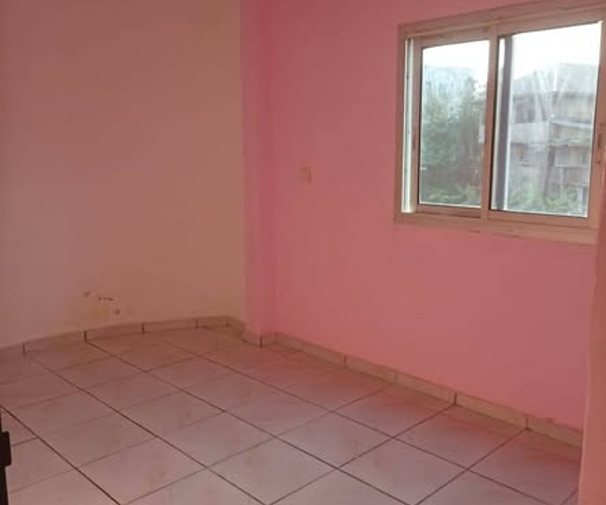 Studio moderne à louer – Logpom Camara-Laye