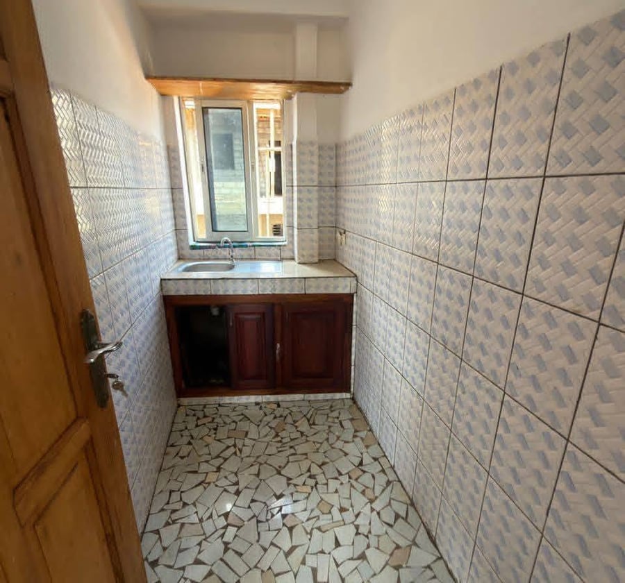 Studio à Emana - 40 000 FCFA/mois