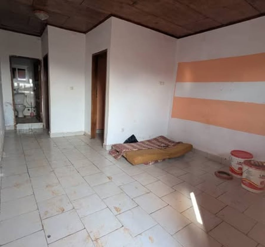 Studio moderne à louer à Simbock