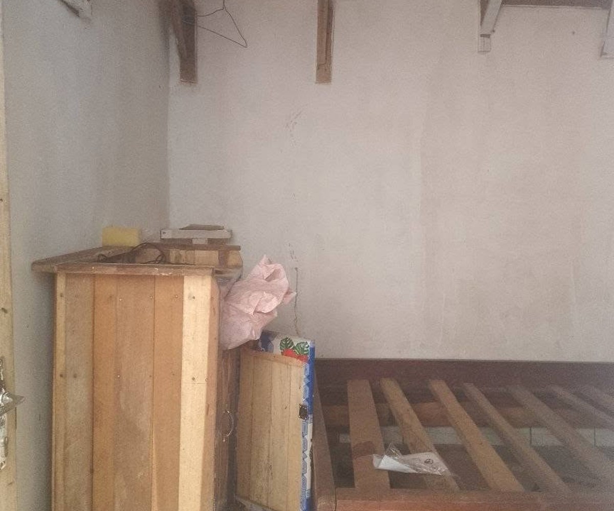 Grande chambre simple à louer - Essomba