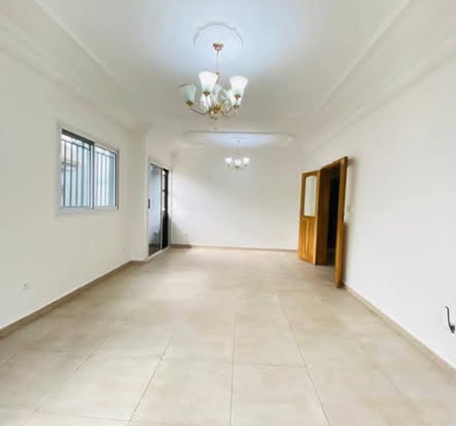 Studio moderne à louer à Ndokoti (Belavie)