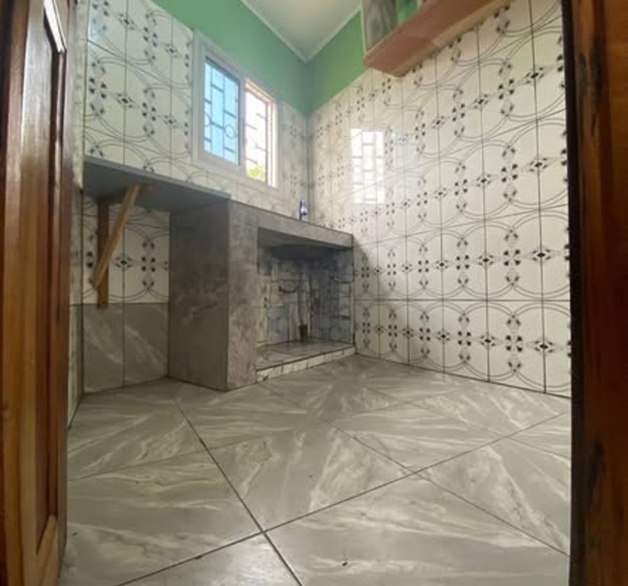 Chambre moderne à louer à Logbaba