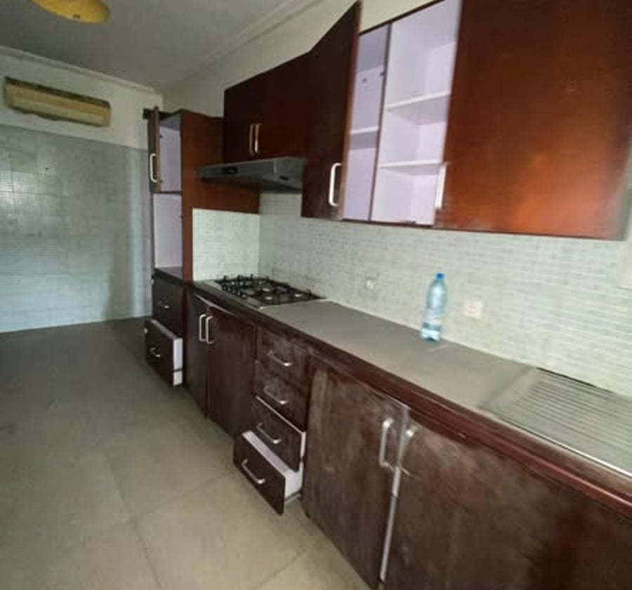 Magnifique et vaste appartement 3 chambres à louer - Bali, Douala