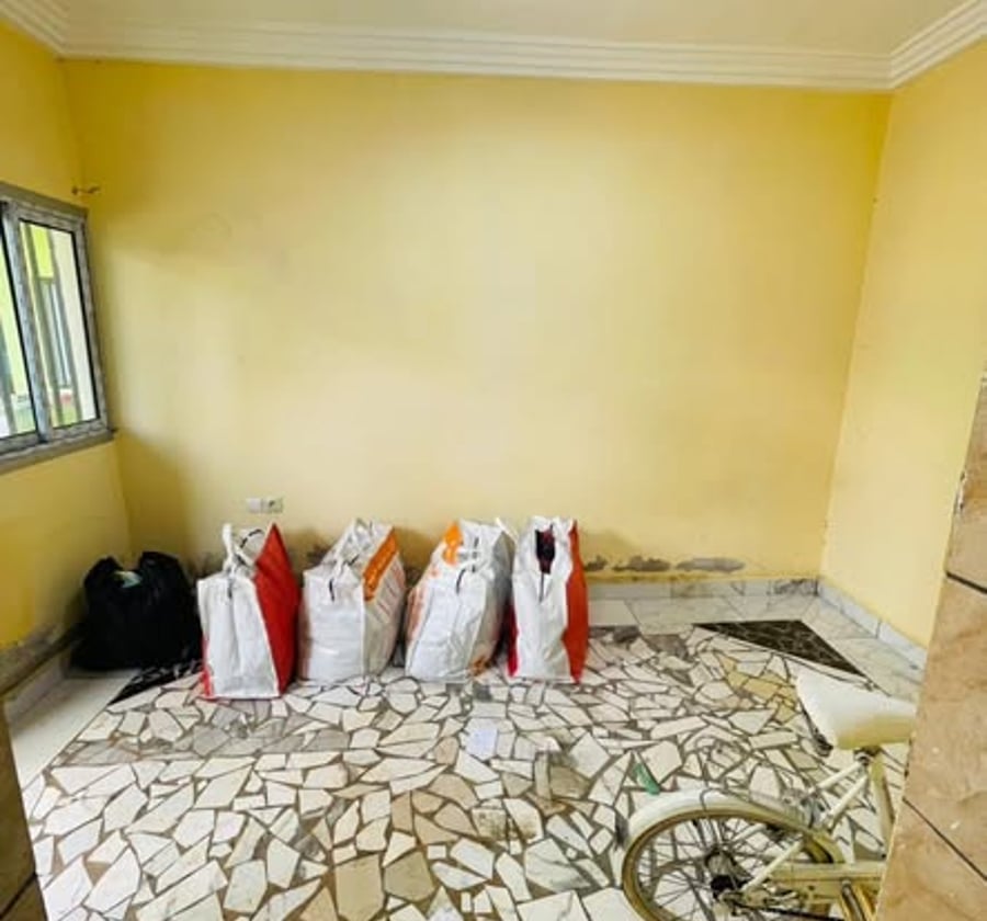 Chambre moderne à Biyem-Assi