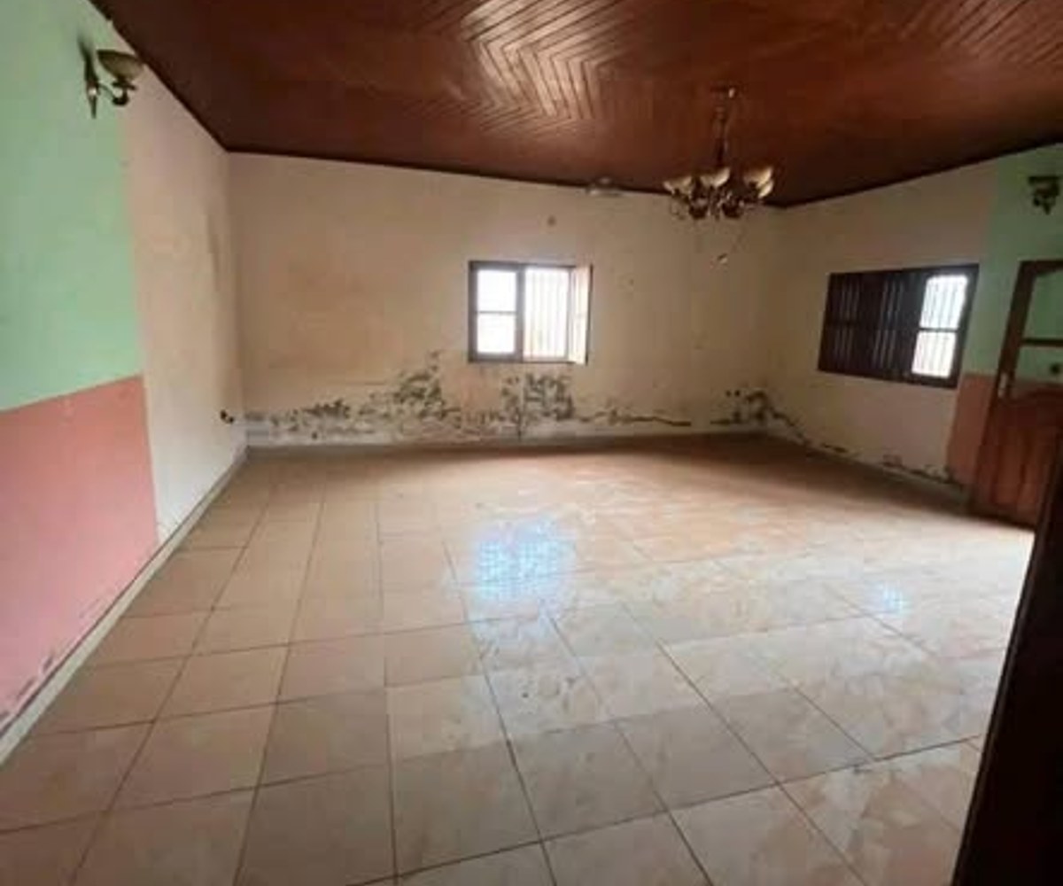 Villa à louer à Mendong - 5 chambres, 4 douches