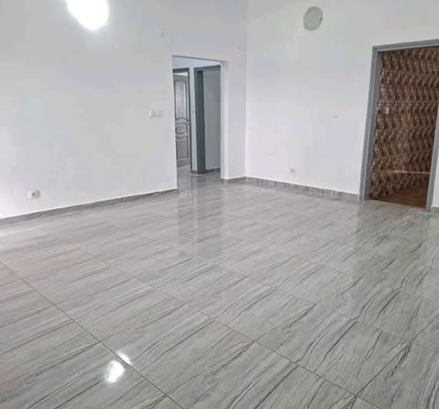 Appartement moderne à louer - 2 chambres - Awae Escalier