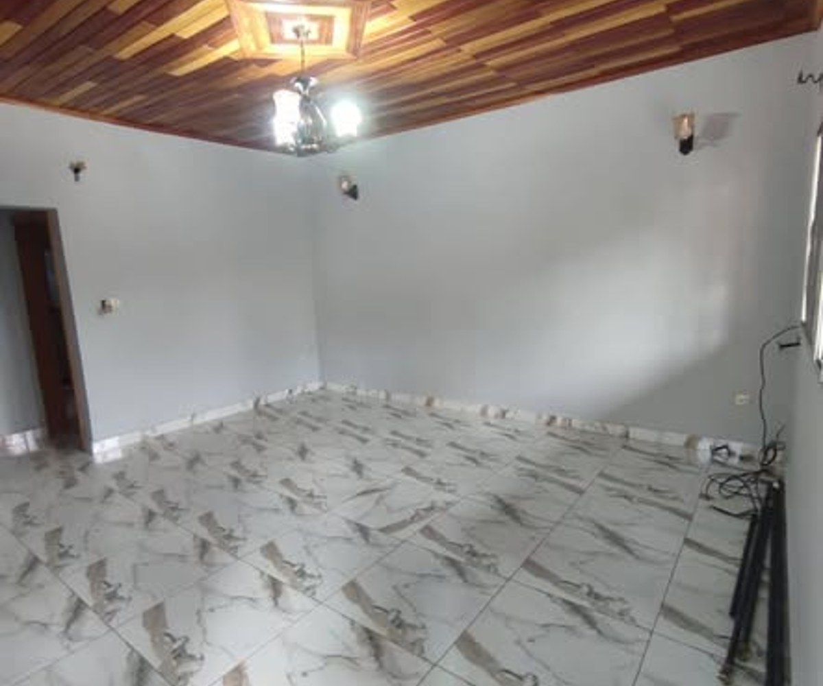 Appartement à louer à Efoulan - 2 chambres