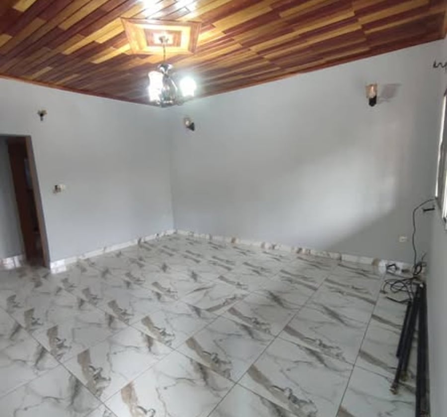 Appartement à louer à Efoulan - 2 chambres