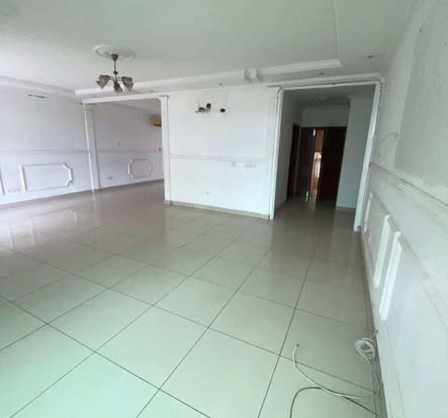 Magnifique et vaste appartement 3 chambres à louer - Bali, Douala