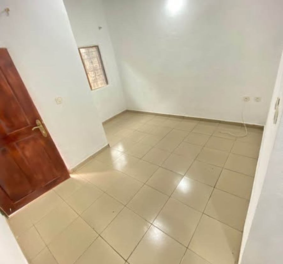 Studio moderne à louer - Etoug-Ebe