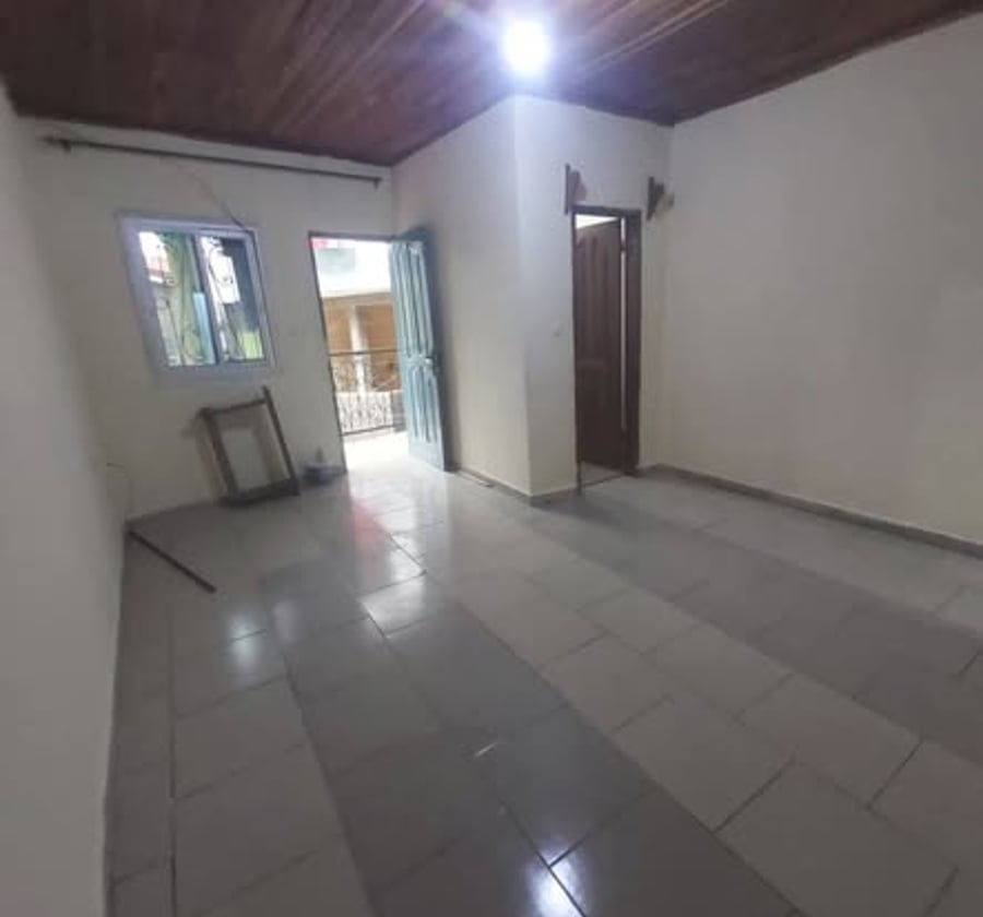Studio moderne à louer à Damas, Yaoundé