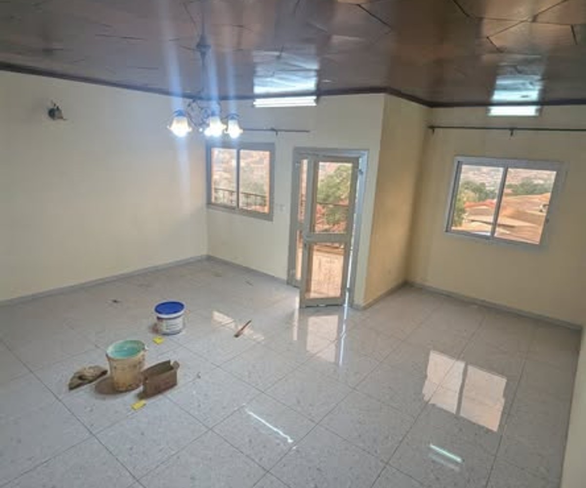 Appartement moderne 3 chambres à Omnisport, Yaoundé