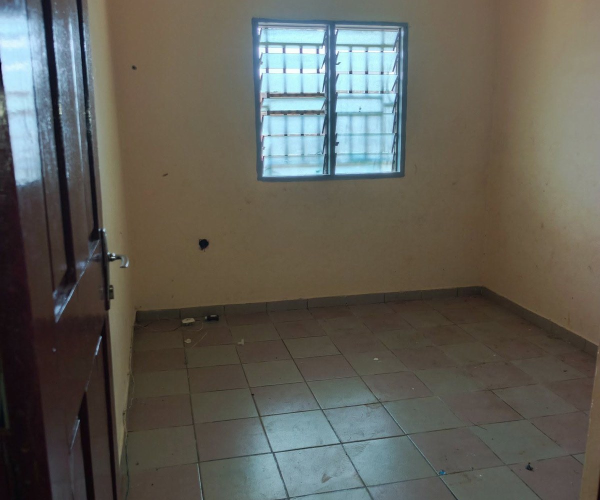 Appartement moderne à louer à Pont Emana - 80 000 FCFA/mois