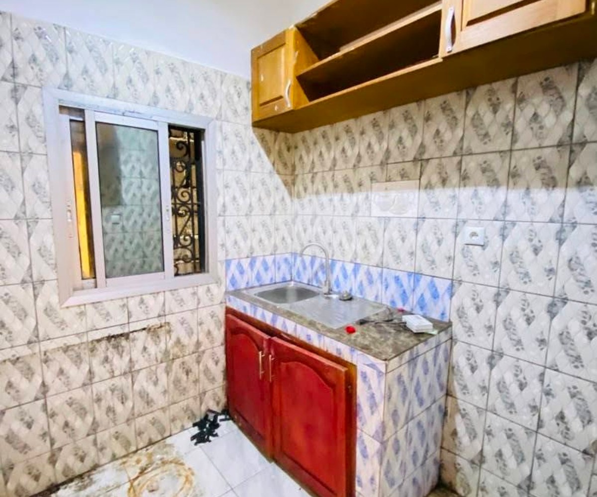 Studio moderne à louer à Makepe Saint Tropex