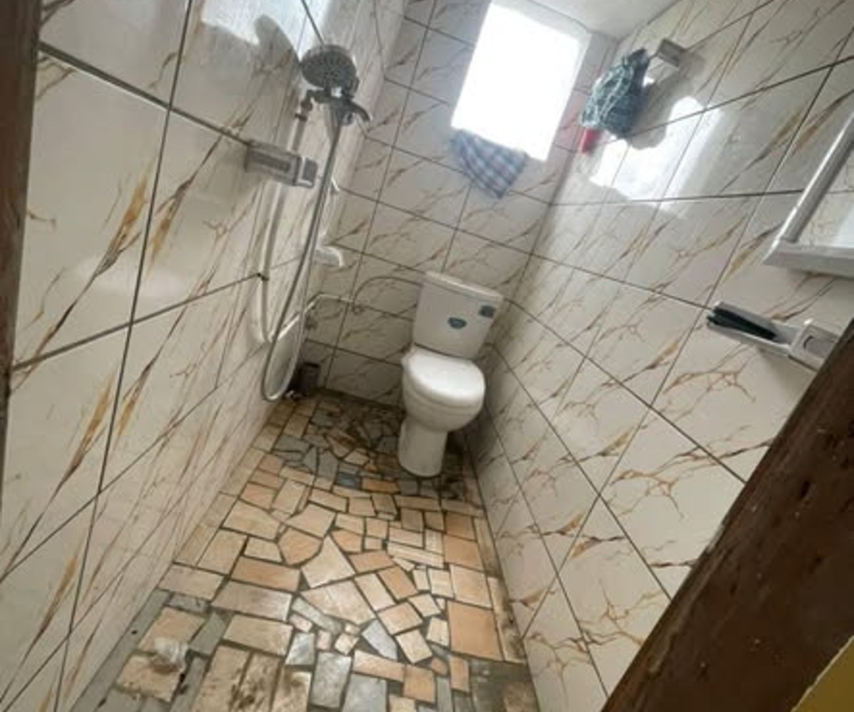 Studio moderne à louer - Logbessou derrière SIMO