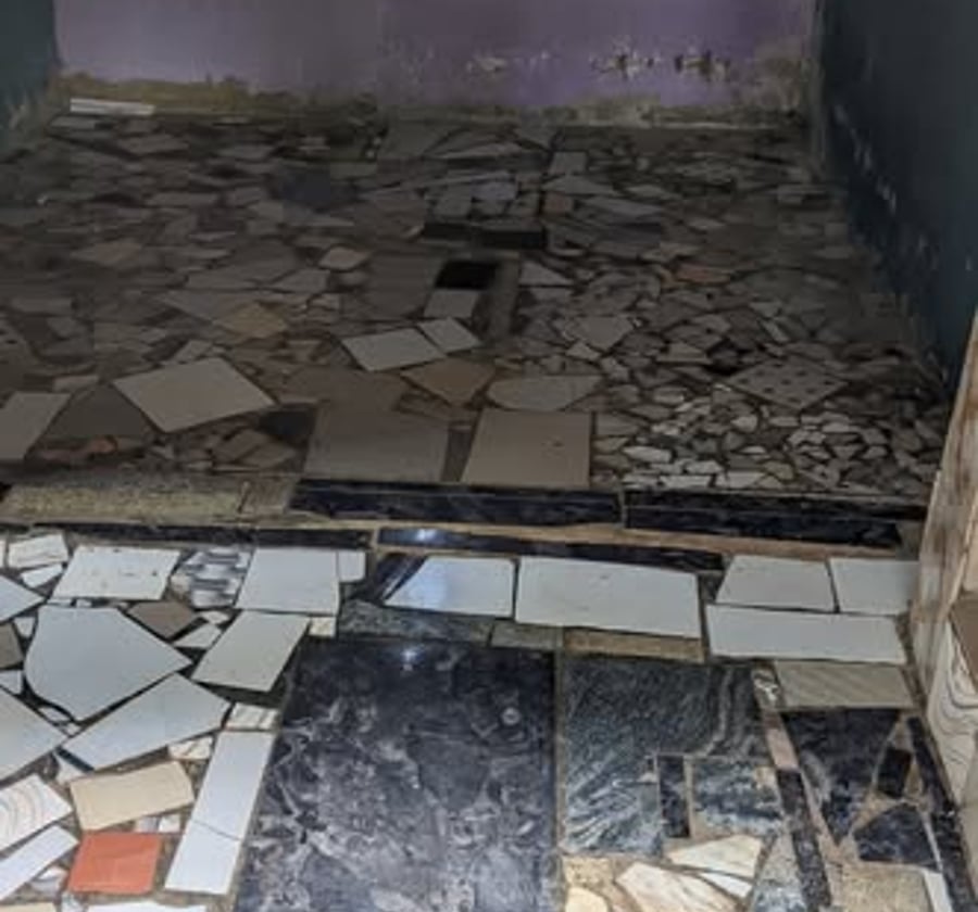 Chambre semi-moderne à louer à Obobogo - 23 000 FCFA