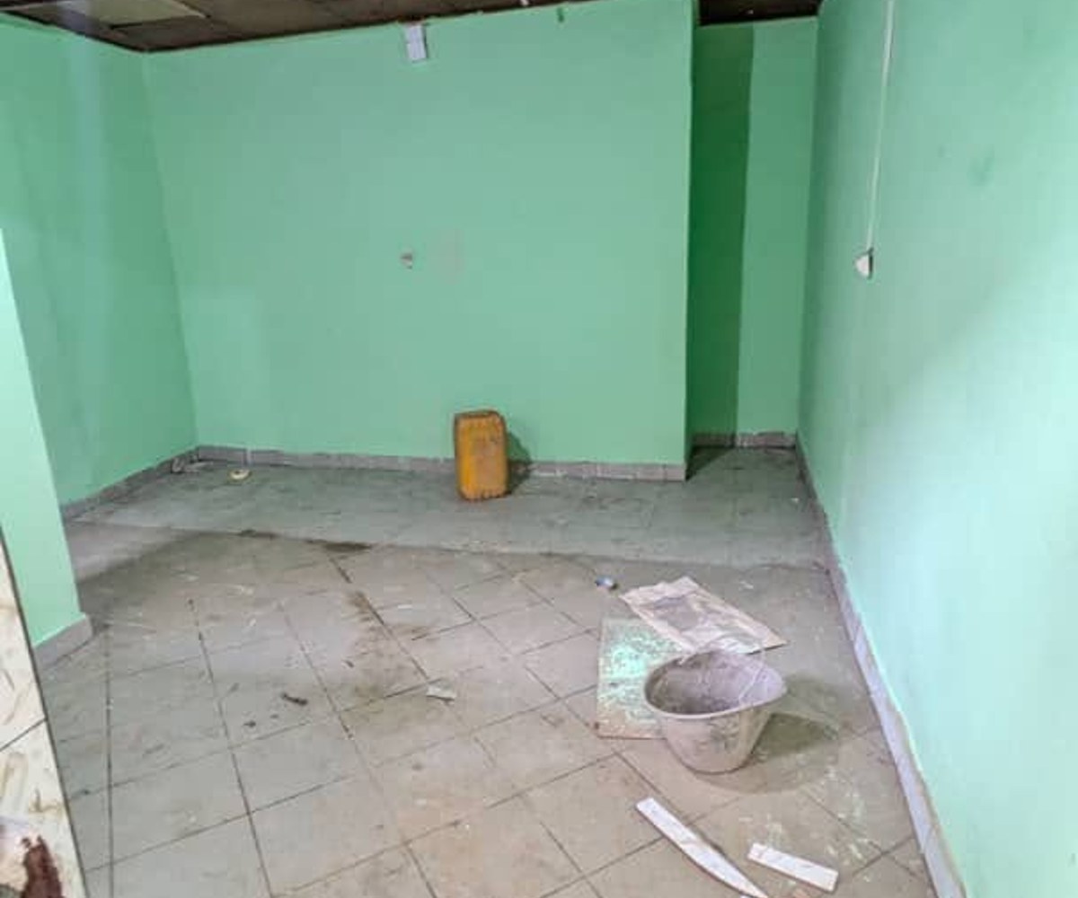 Chambre moderne à louer à Emana