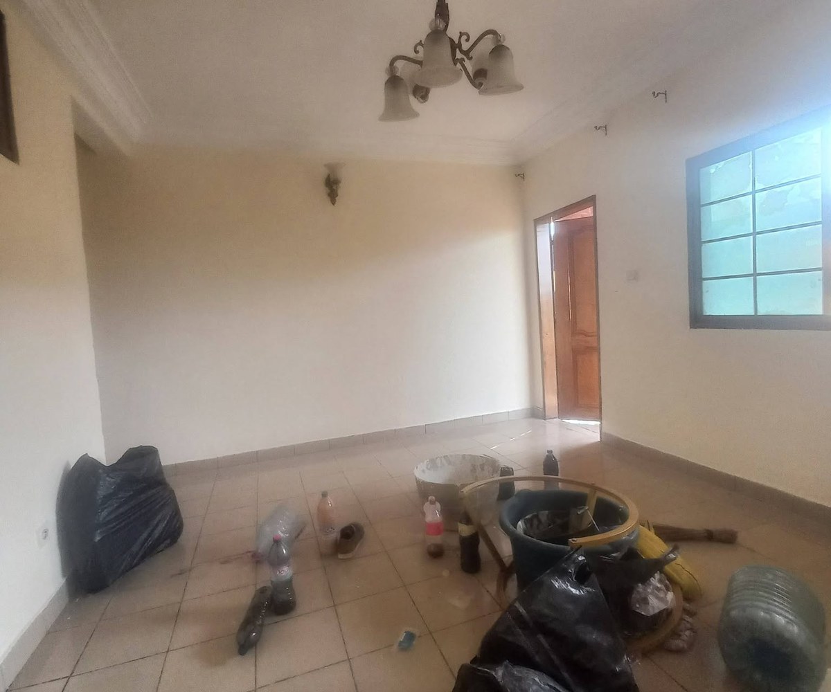 Studio moderne staffé - Ndogbong