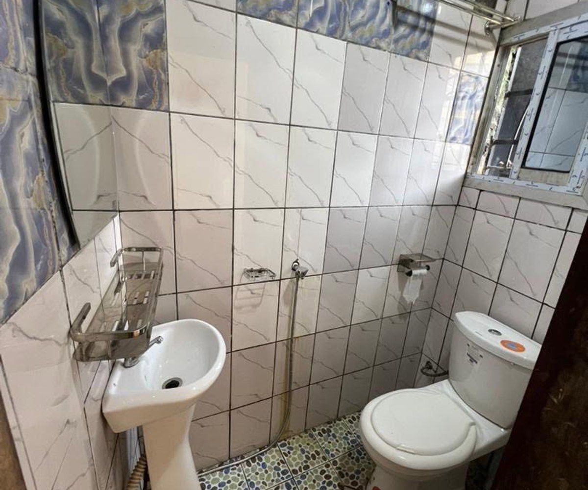 Chambre moderne presque individuel à Jouvence, Yaoundé
