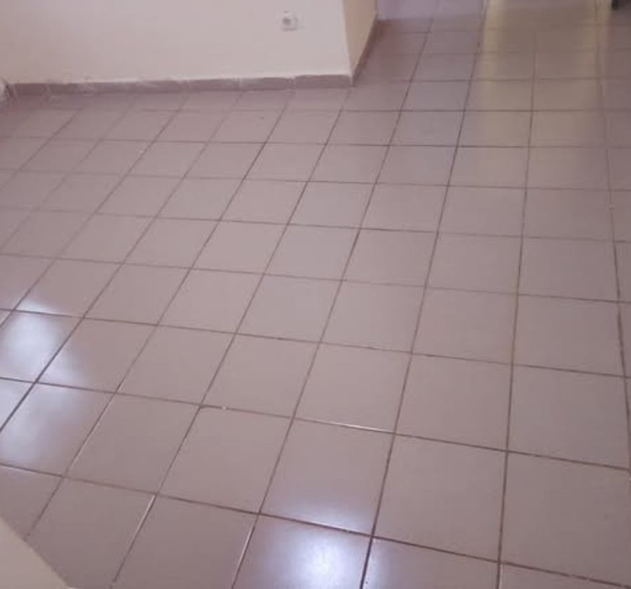Grande chambre moderne à Mimboman - Petit Marché du Château