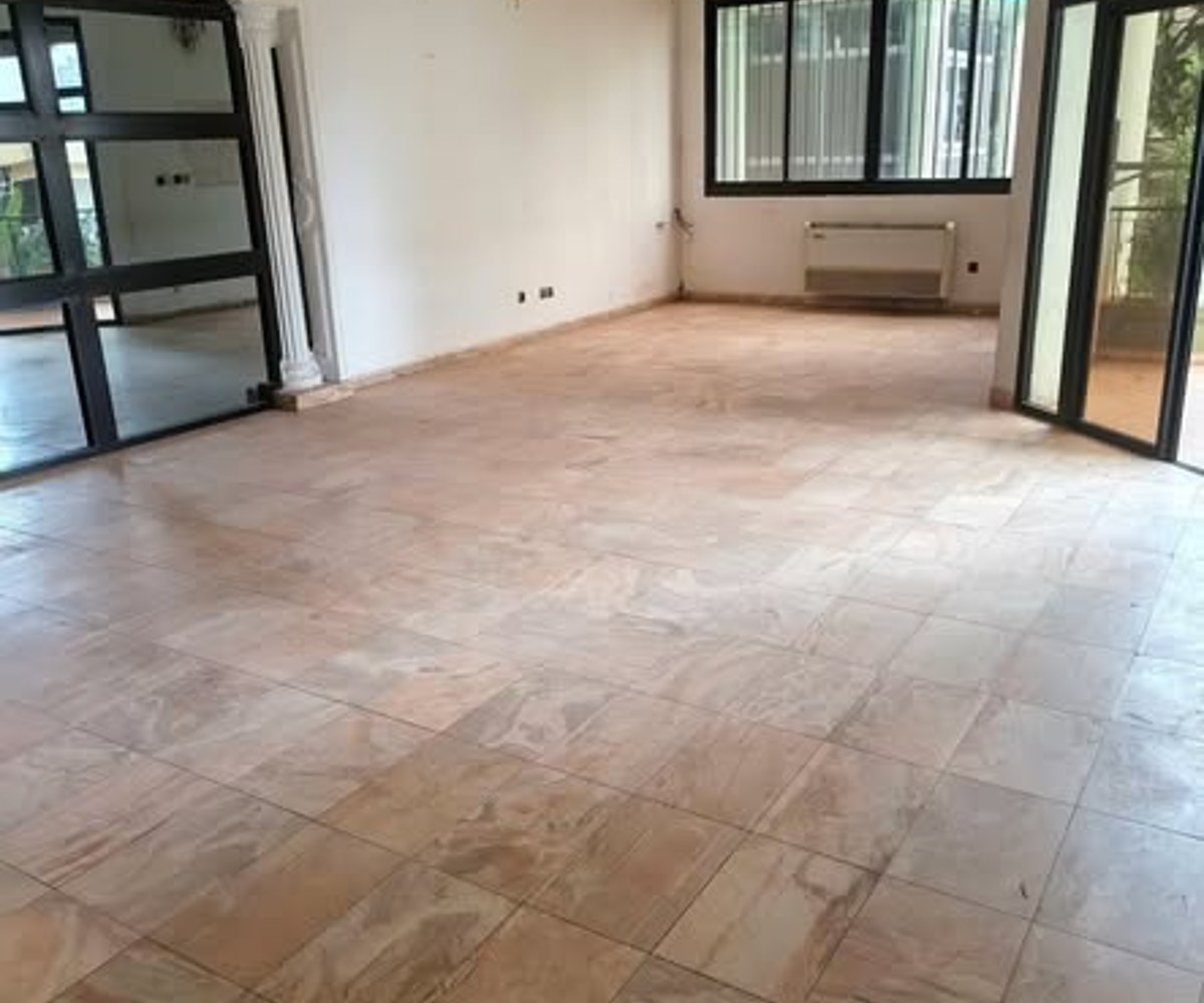 Yaoundé Bastos : Duplex à louer - 14 chambres climatisées