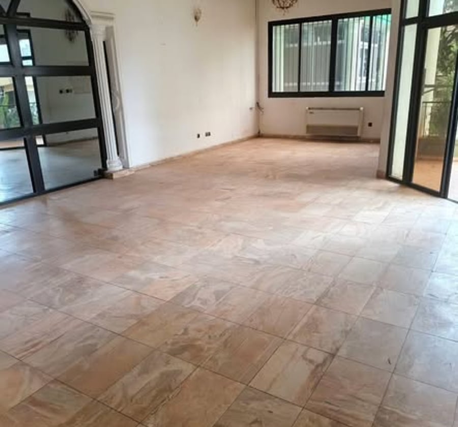 Yaoundé Bastos : Duplex à louer - 14 chambres climatisées