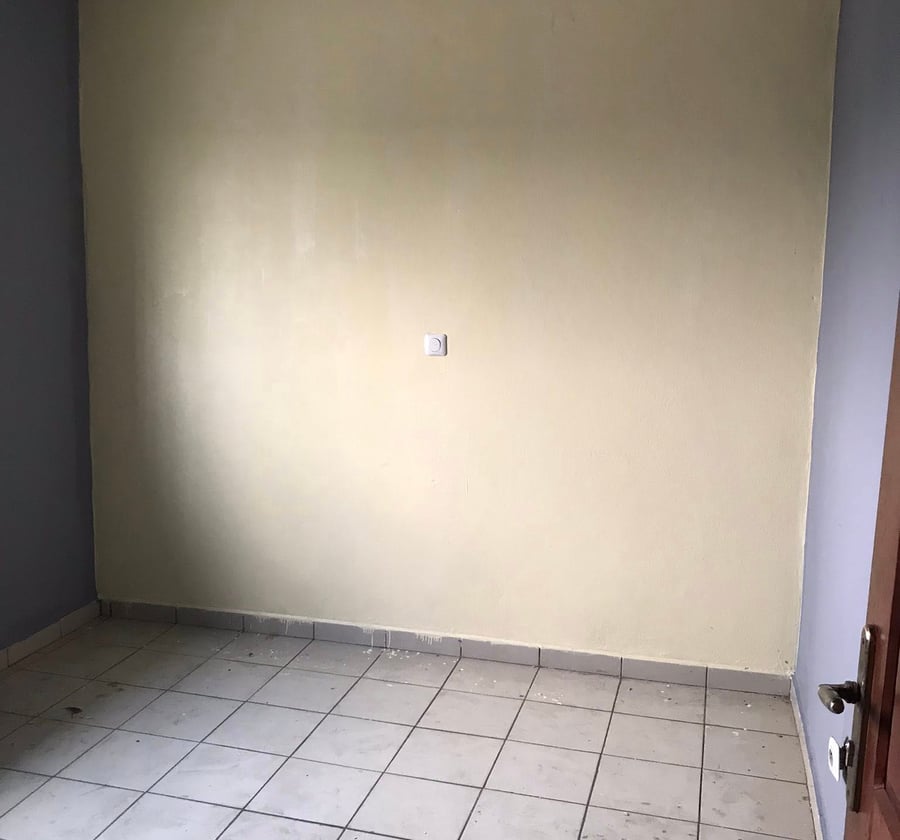 Appartement à louer - Bonamoussadi - Garage Bonangang