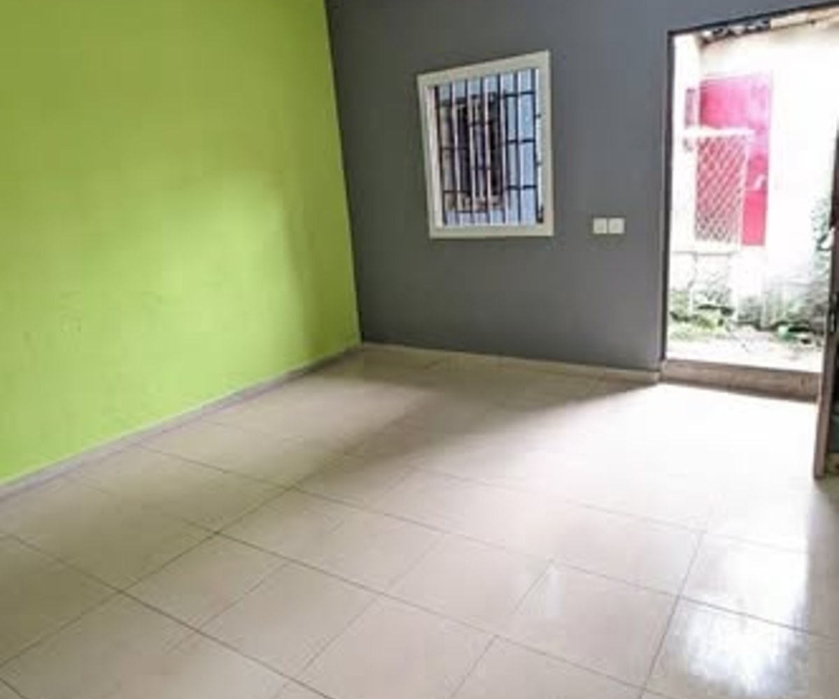 Vaste chambre moderne à Ndogbong, 10e