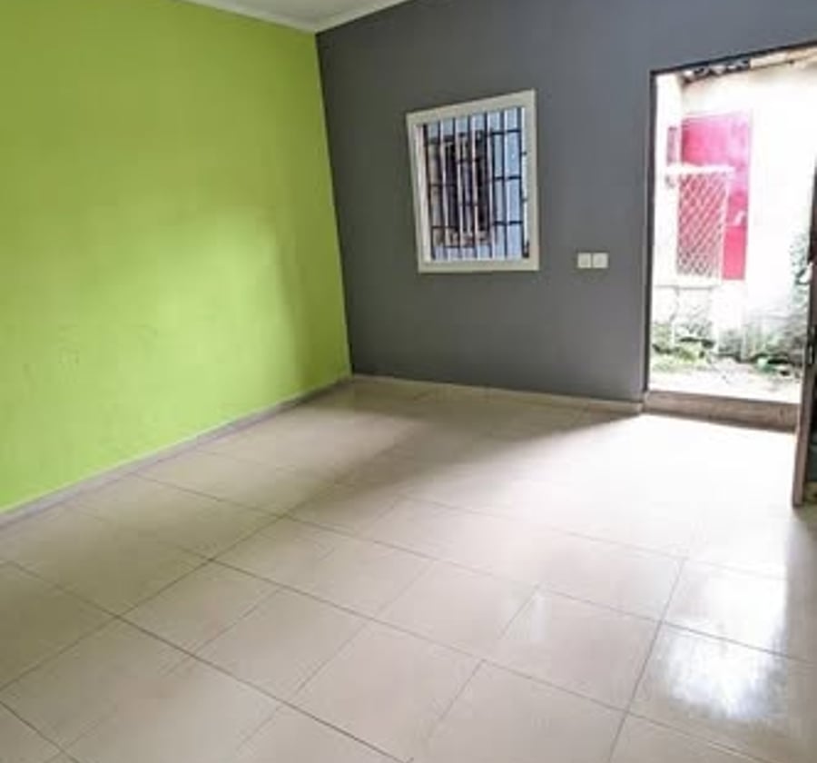 Vaste chambre moderne à Ndogbong, 10e