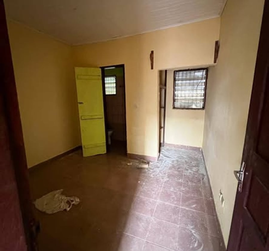 Studio moderne à louer - Biyem-Assi TKC