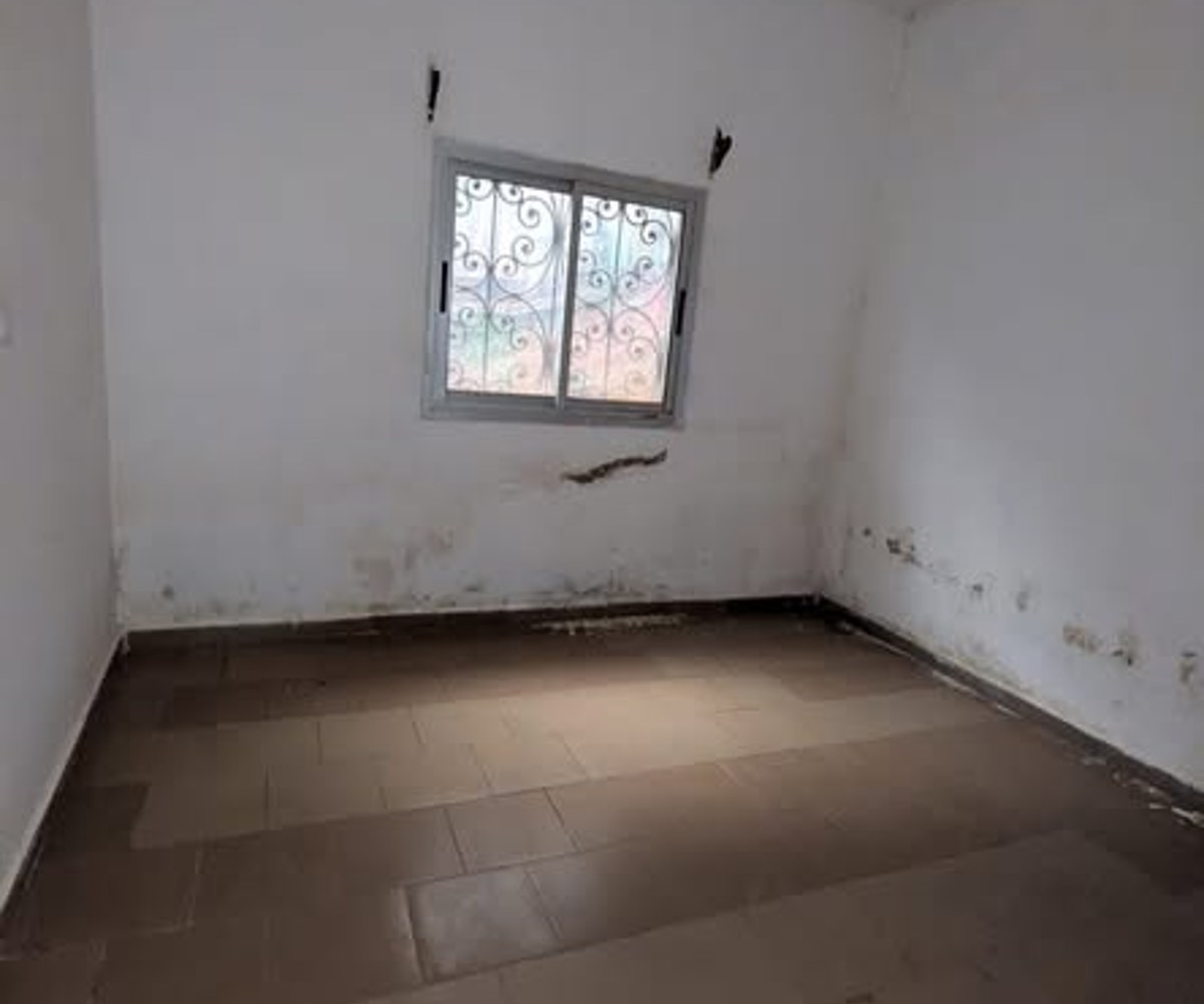 Studio moderne individuel à louer à Biyem-Assi
