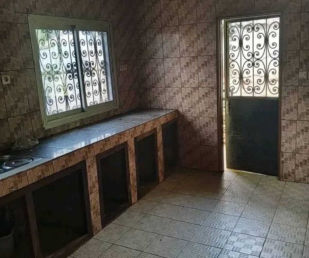 Villa 4 chambres à louer à Nkoabang, Yaoundé