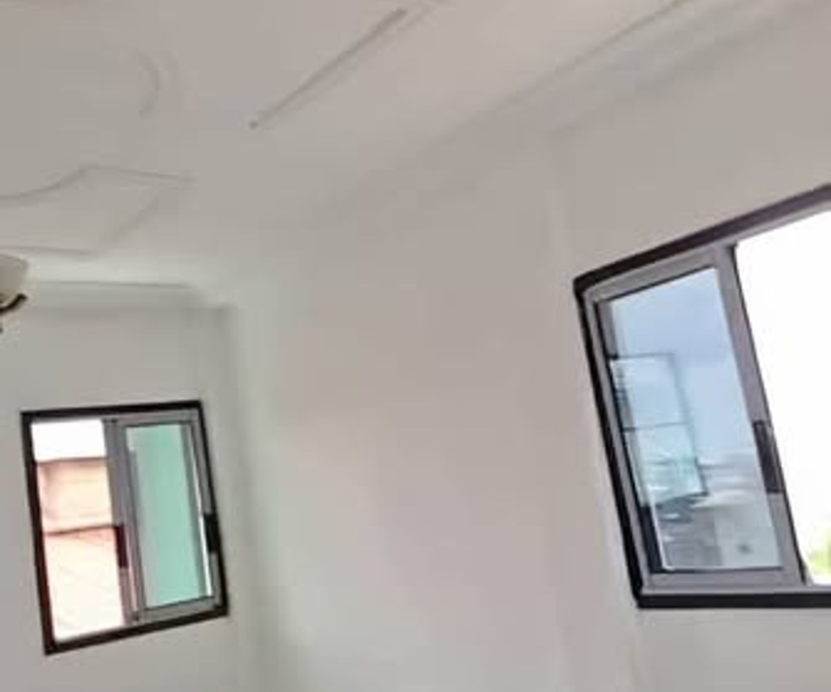 Appartement 2 chambres avec balcon, forage, parking - Nkolbong