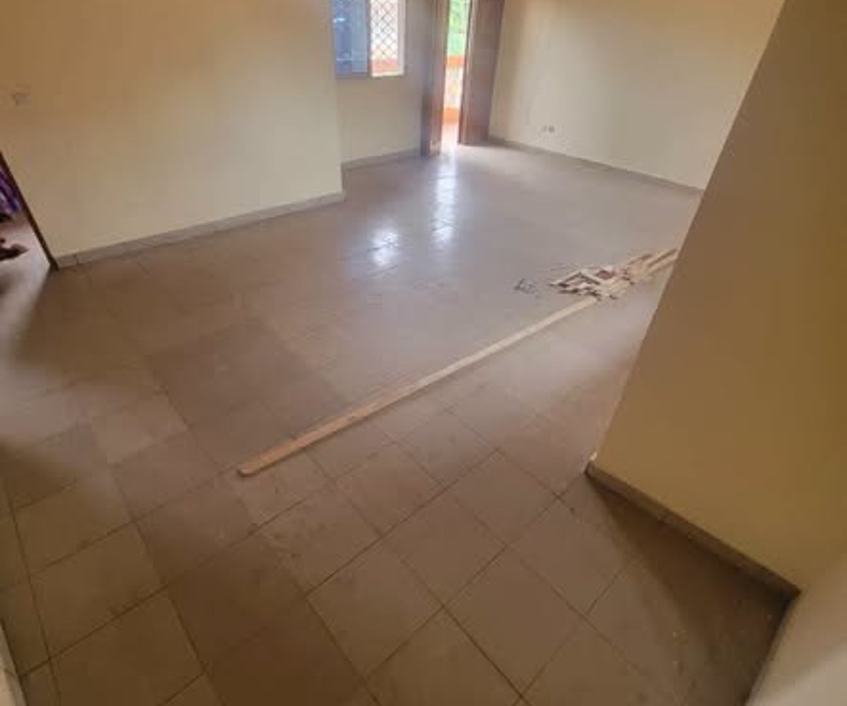 Appartement vaste à louer à Nkolmesseng, 3 chambres