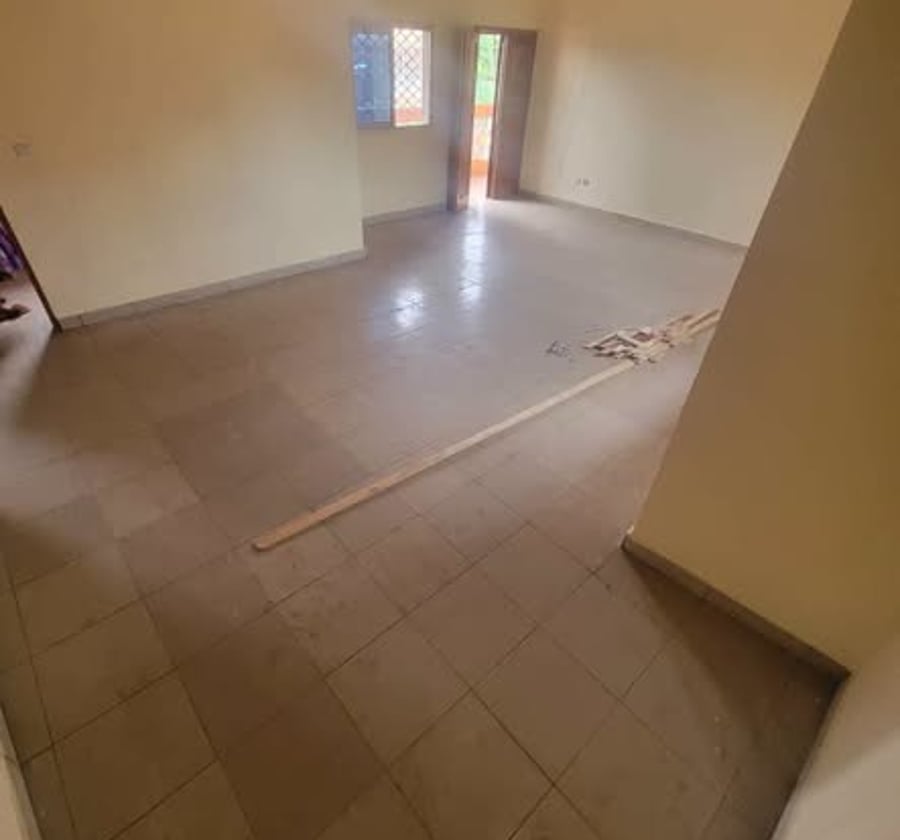 Appartement vaste à louer à Nkolmesseng, 3 chambres