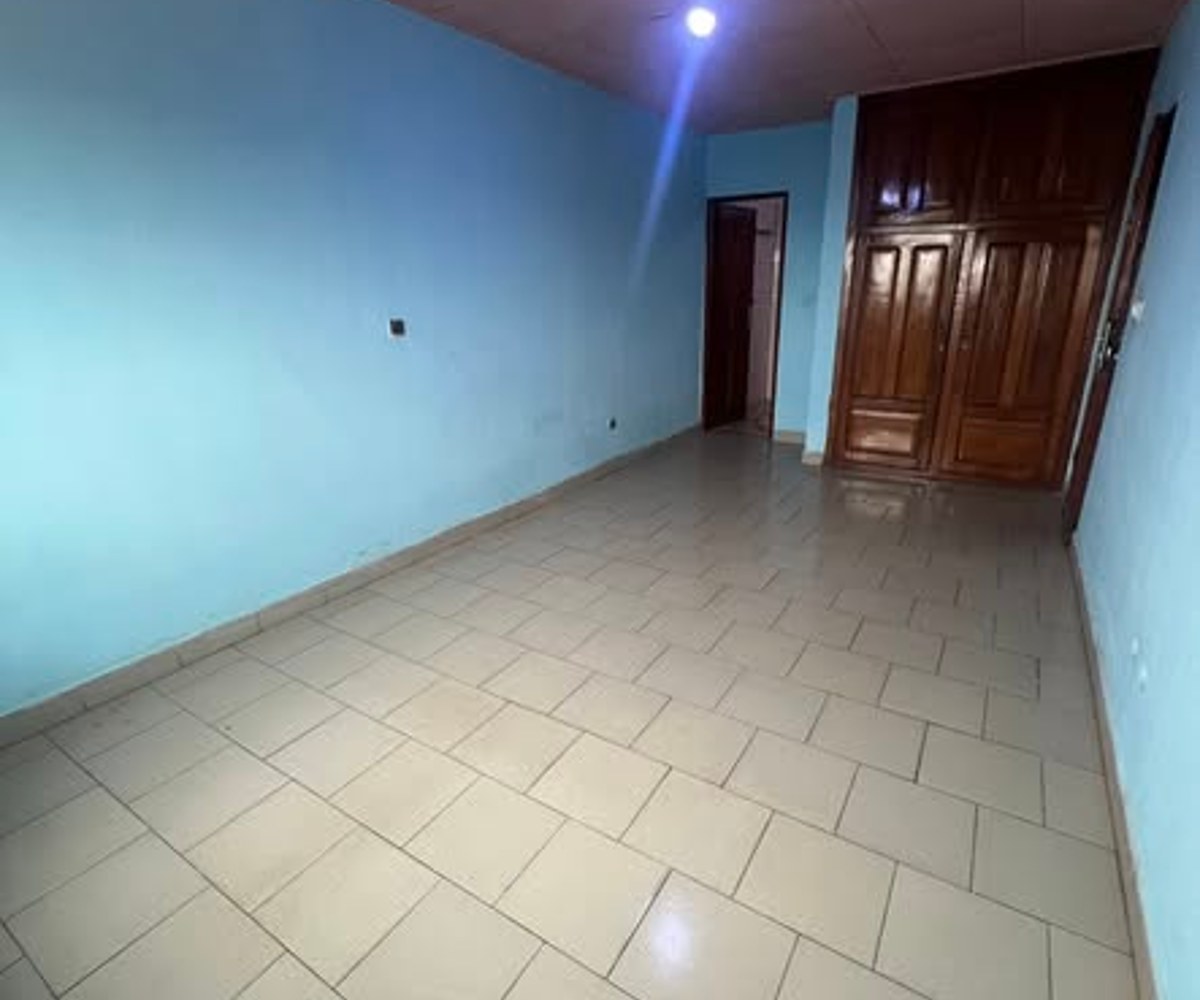 Appartement moderne à louer à Etoug-Ebé