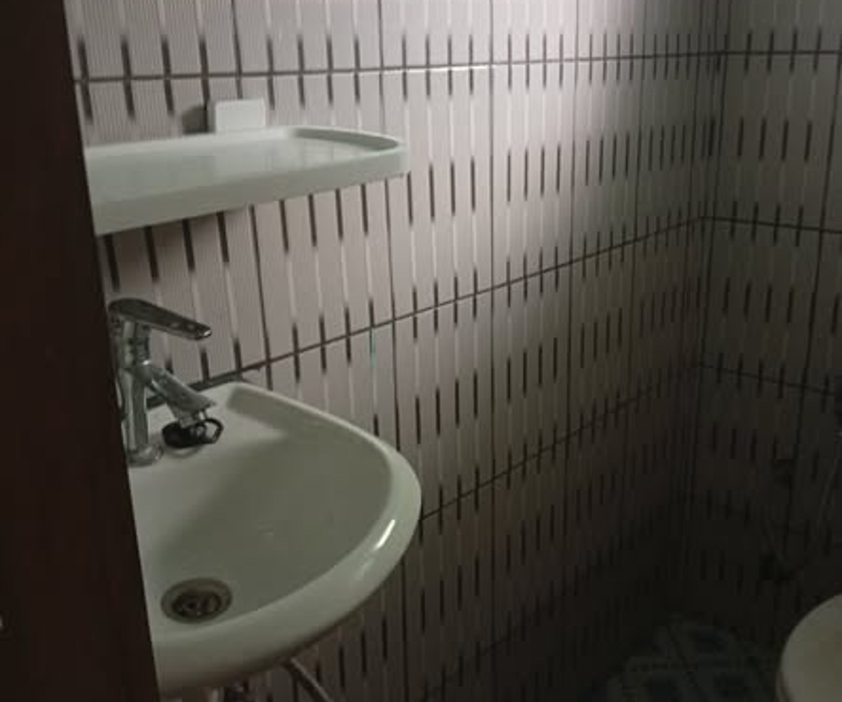 Chambre moderne avec véranda, parking et forage - PK12 Douala