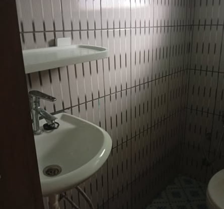 Chambre moderne avec véranda, parking et forage - PK12 Douala