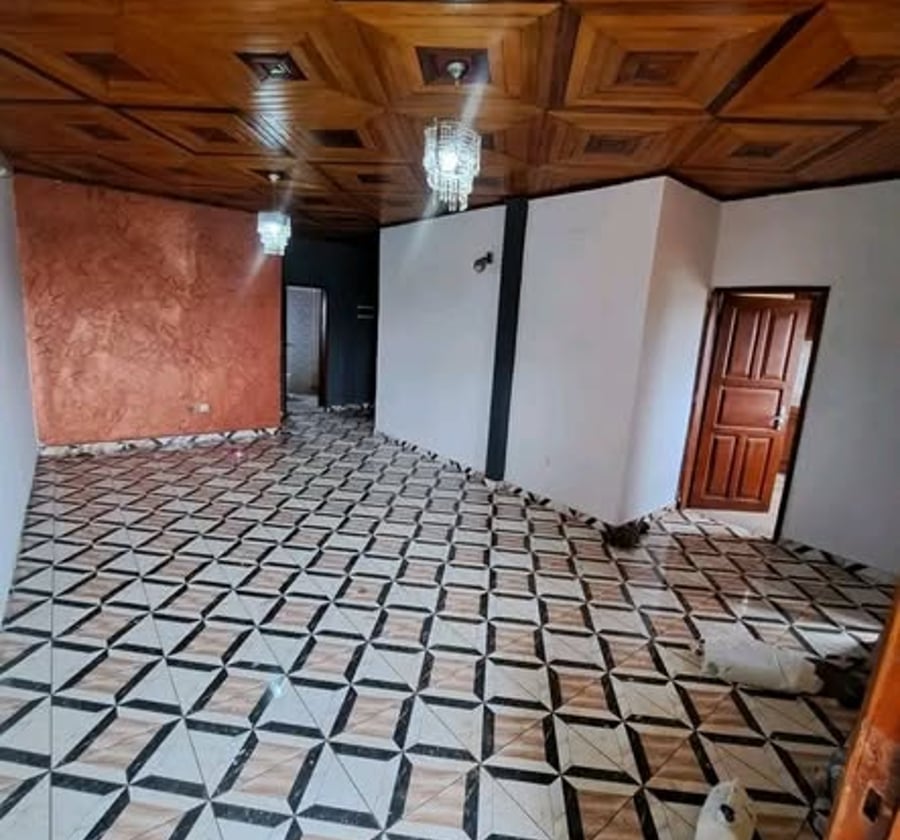 Appartement VIP neuf à louer - Odza (petit marché)