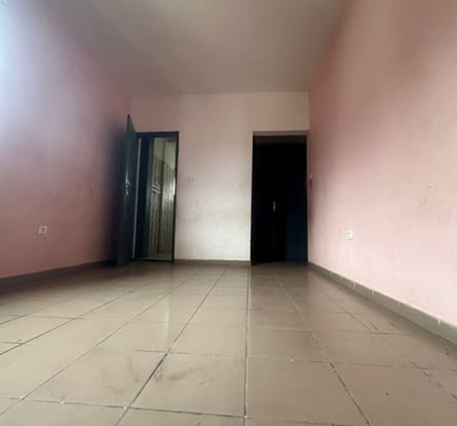 Appartement moderne 3 chambres à Akwa Nord