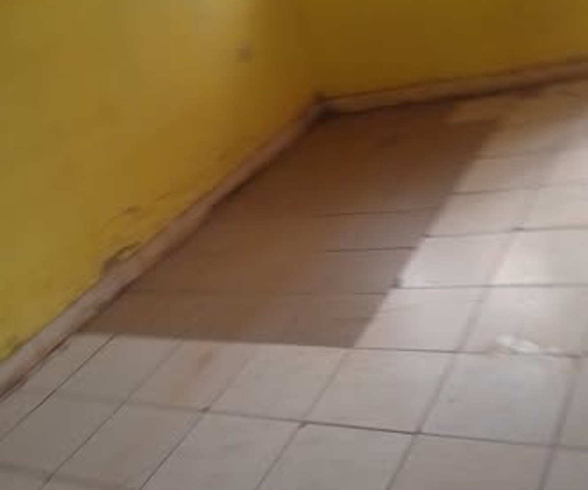 Studio simple à louer - Ekie